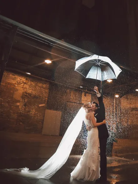 rainy wedding photography