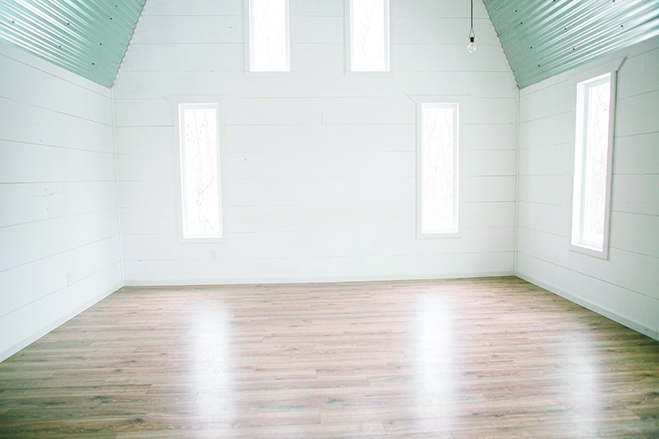 An empty room before Dream Day Dressing Rooms set up a pop-up bridal suite within it.