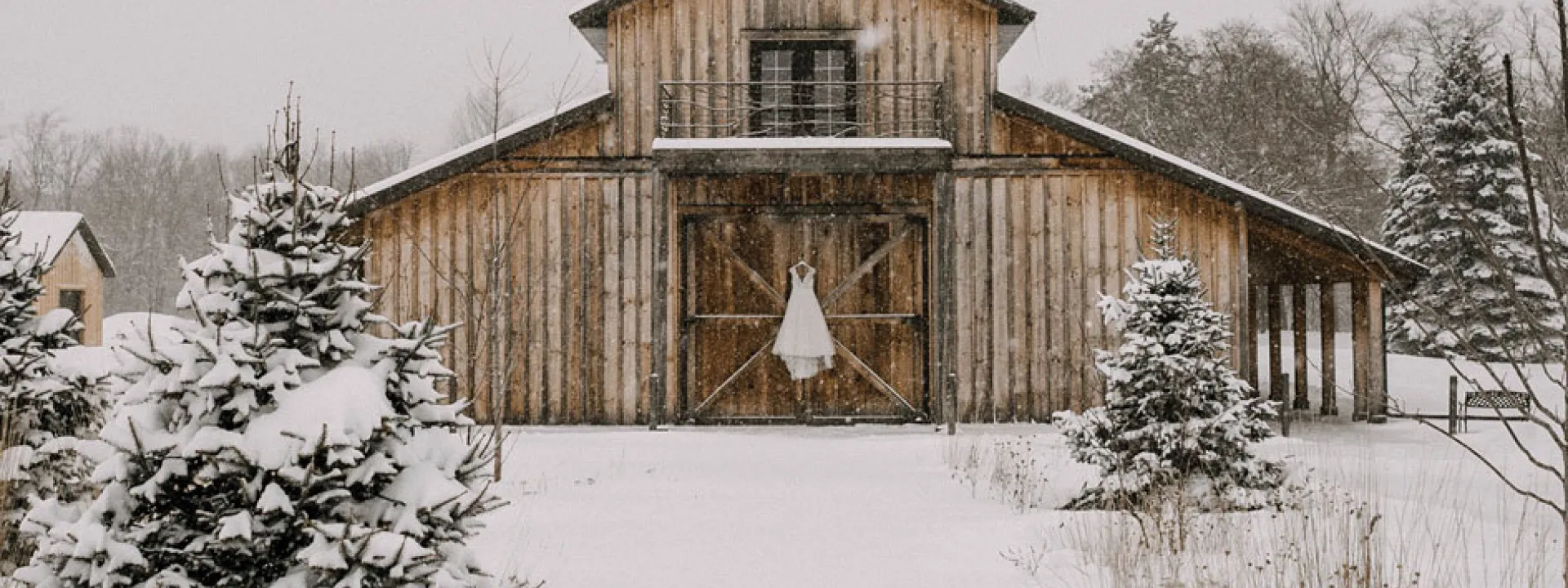 Minnesota Winter Wedding at Creekside Farm